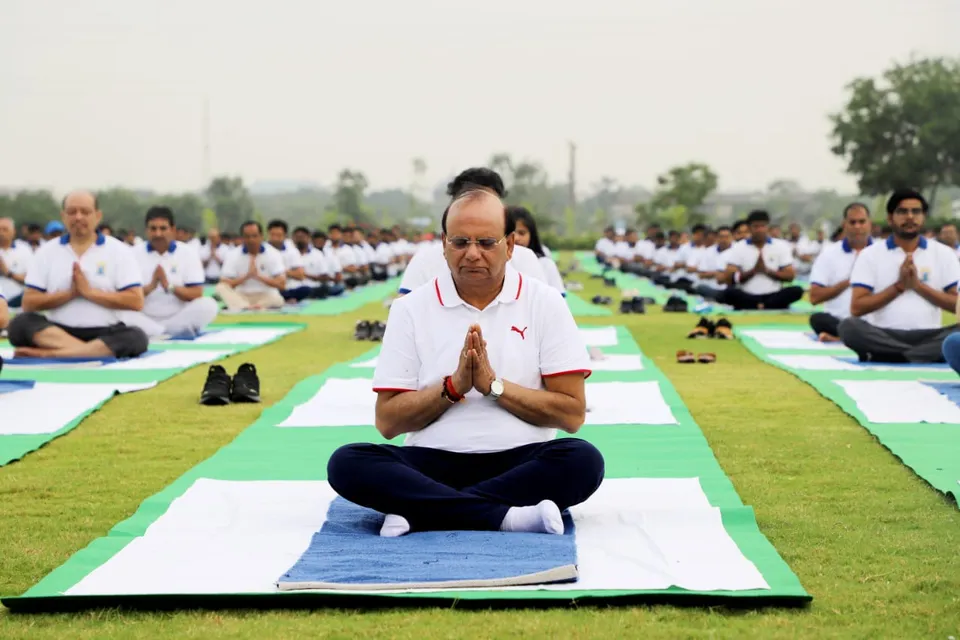 V K Saxena Yoga