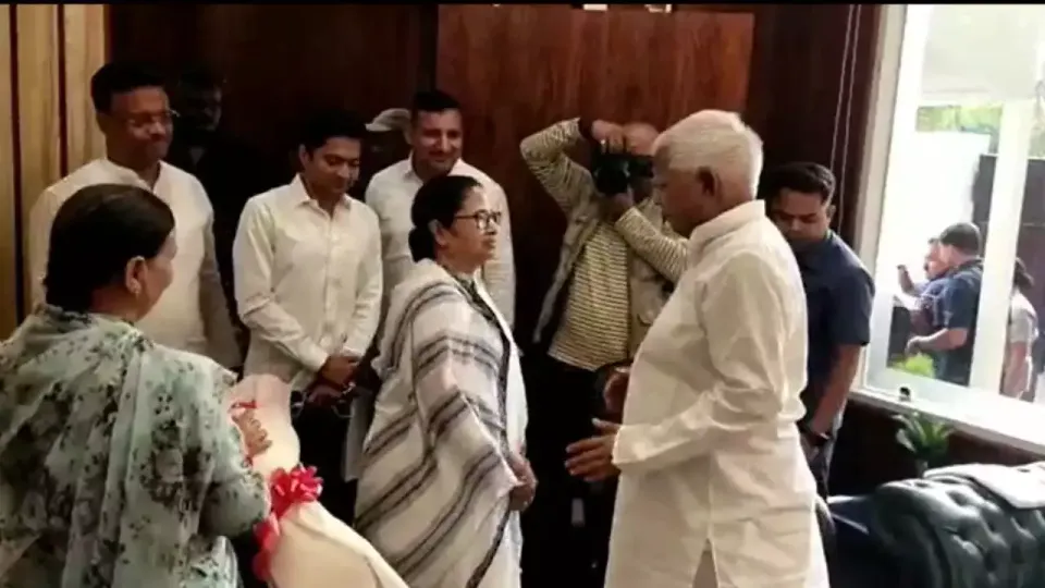Mamata banerjee Lalu Prasad Yadav.webp