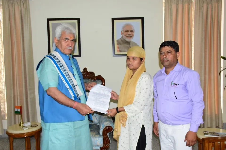 Manoj Sinha Circus Worker wife
