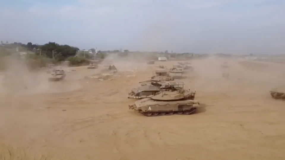 Israeli tanks enter Gaza