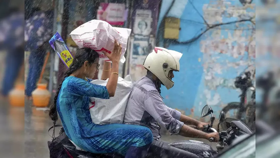 Heavy rains lash Tamil Nadu