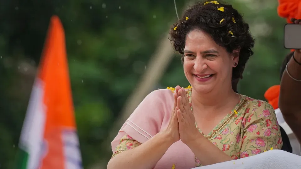 Priyanka Gandhi Kullu landslide.jpg