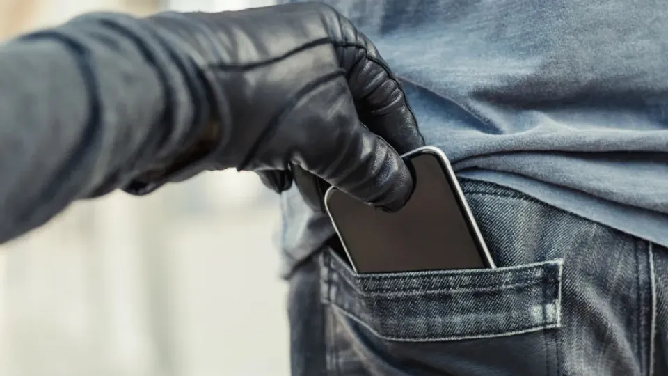 stealing mobile phone.jpg