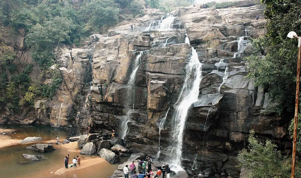 hundru fall.jpg