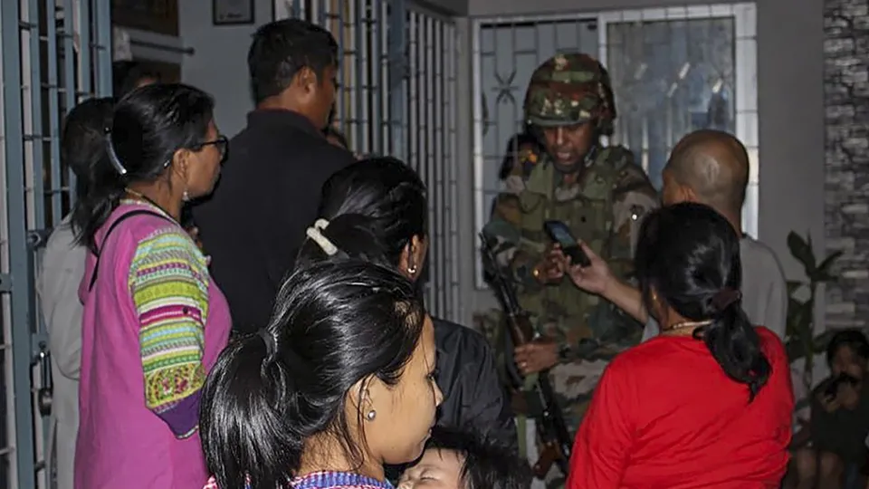 Students evacuation manipur.jpg