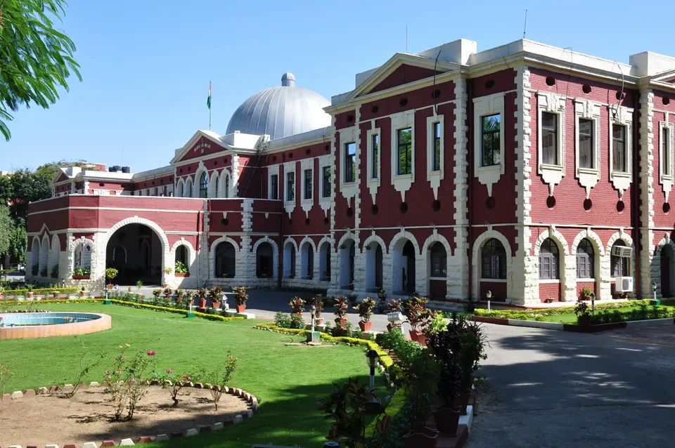 Jharkhand High Court side view.jpg