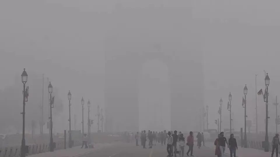 Foggy morning in Delhi India Gate