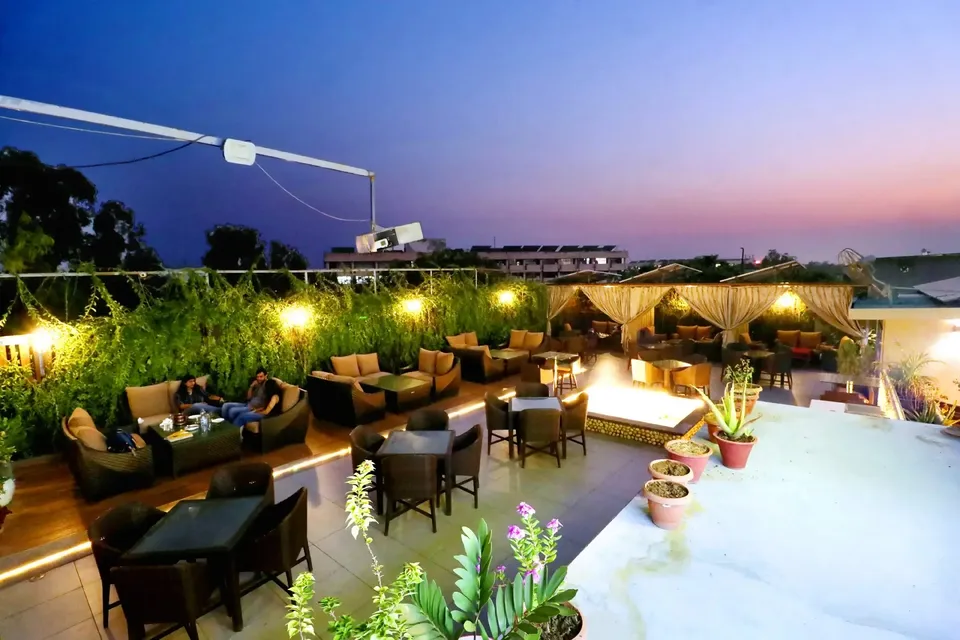 Roof top cafes