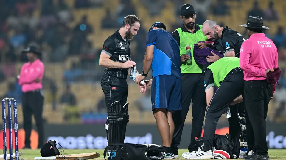 Kane Williamson injures thumb
