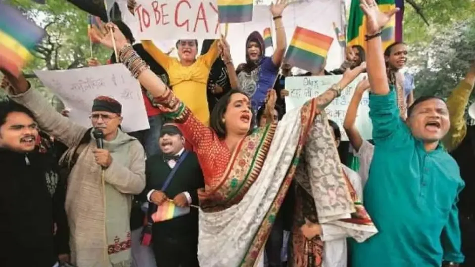 Transgender singer dancer Kerala.jpg