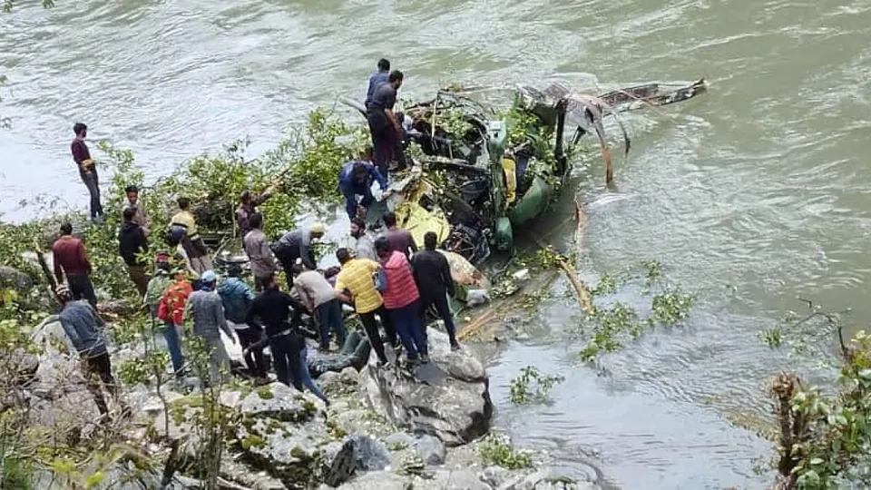 Army chopper crashes Kishtwar