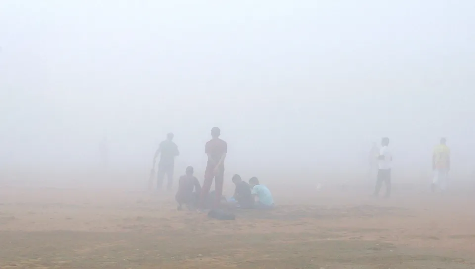 Moderate fog in Delhi