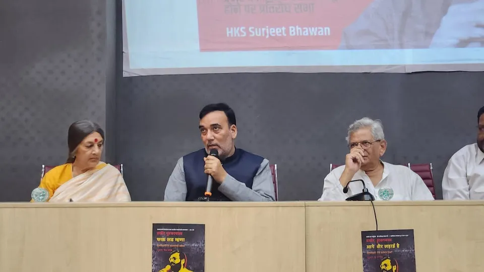 Brinda Karat, Gopal Rai and Sitaram Yechury at protest assembly marking the six-month imprisonment of NewsClick's editor, Prabir Purkayastha