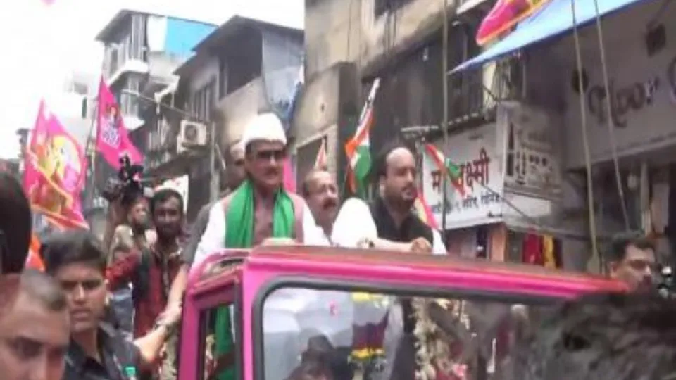 Ajit Pawar Zeeshan Siddiqui