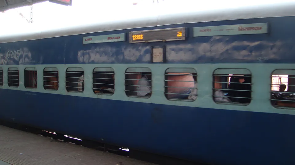 Sealdah Ajmer Express.jpg