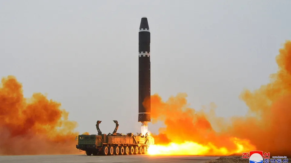 Nuclear arsenals Nuclear Weapons Missile.jpg