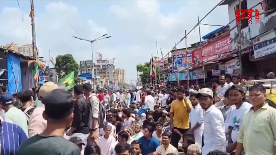 People stage protest in Mumbai's Dharavi area as BMC officials arrived to demolish the alleged illegal portion of a mosque