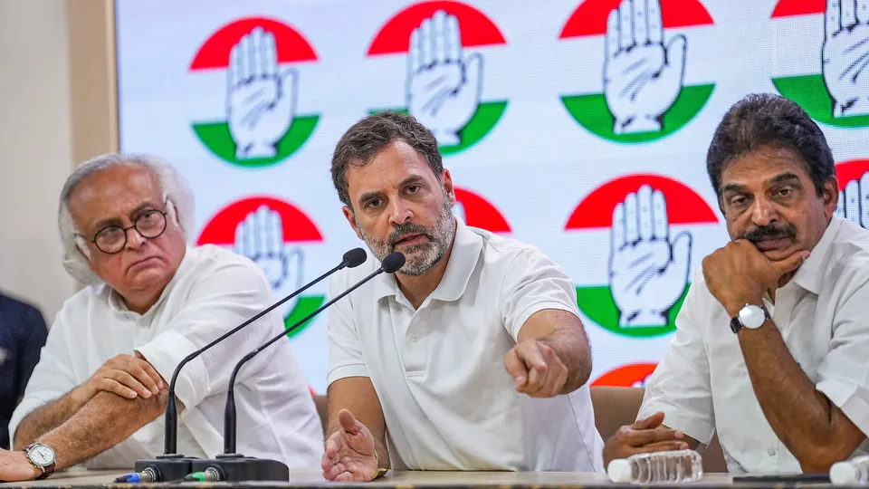 Congress leader Rahul Gandhi with party leaders Jairam Ramesh and K.C. Venugopal addresses a press conference at AICC headquarters, in New Delhi