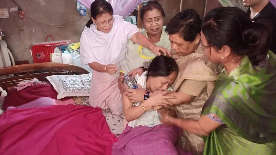 Governor of Manipur Anusuiya Uikey visited the families of two students - Hijam Linthoingambi (17-year-old) and Phijam Hemanjit (20-year-old) who were presumed killed after their photographs surfaced on social media on 25th September, on Friday at their residence in Imphal.