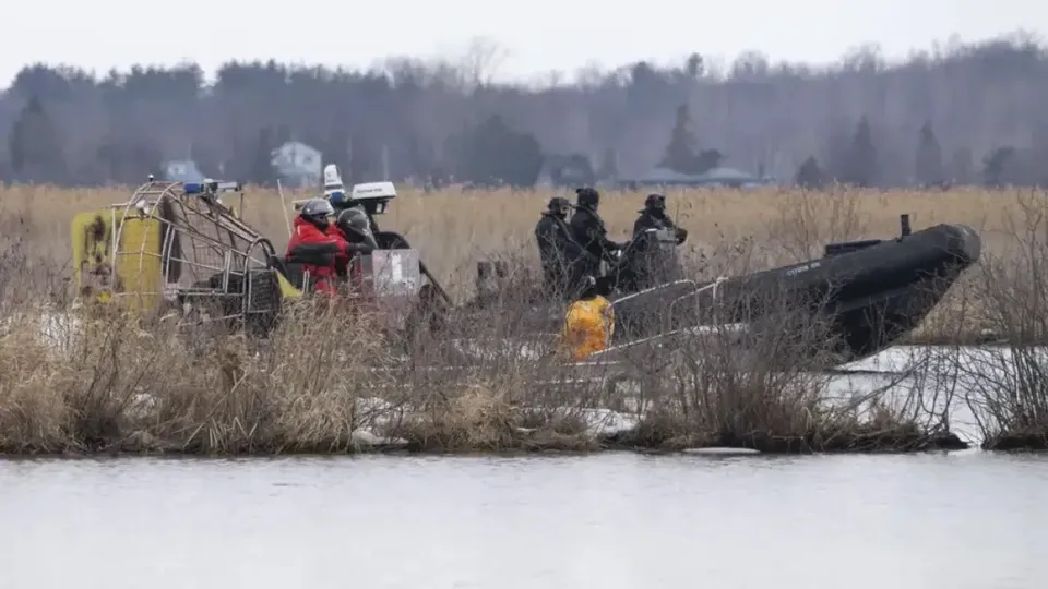 Eight persons died while trying to cross into the United States of America from Canada