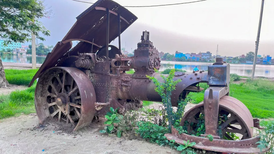 A nearly century-old vintage steam roller lying in a decaying condition in the city of Darbhanga in north Bihar.