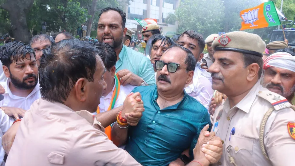 Delhi BJP chief Virendra Sachdeva protesting against deaths of students at coaching centre