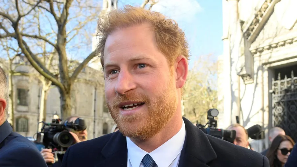 Prince Harry makes surprise appearance at London’s High Court