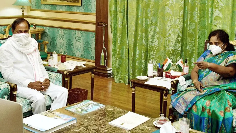 K Chandrasekhar Rao with Tamilisai Soundararajan.jpg