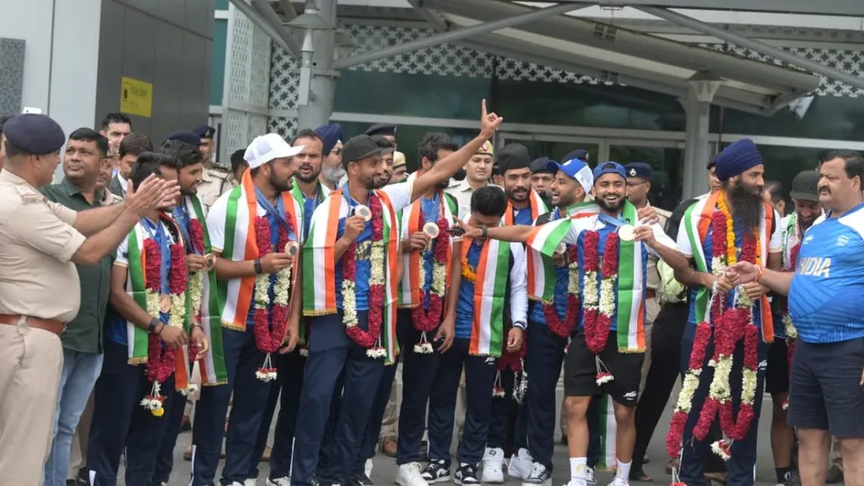 The Indian men's hockey team arrived at Indira Gandhi International Airport on Saturday