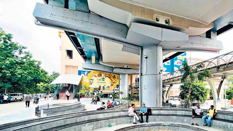 Supreme Court metro station.jpg