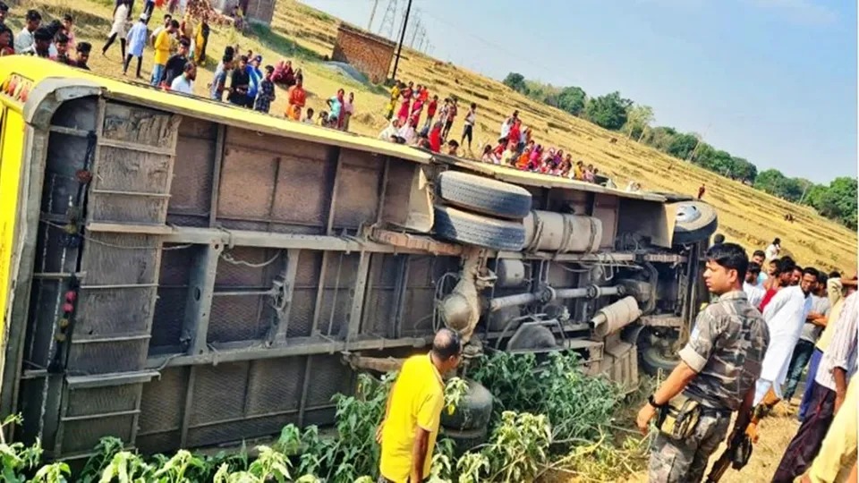School bus overturned in Ranchi