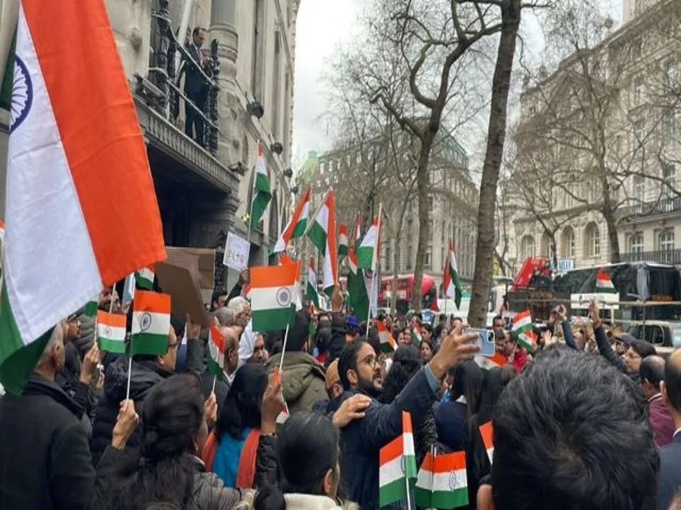 Indians in UK.jpg