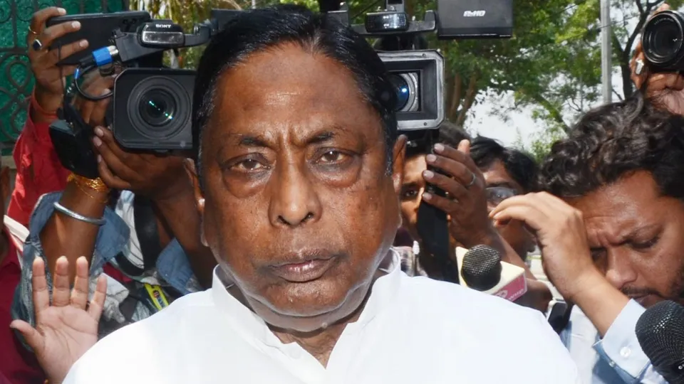 Jharkhand Minister Alamgir Alam arrives at the zonal headquarters of Enforcement Directorate (ED) for questioning in the connection of uncounted cash recovered from his Secretary Sanjeev Lal's residence, in Ranchi, Tuesday, May 14, 2024