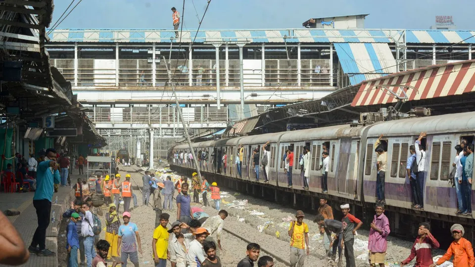 Workers during a 63-hour mega block conducted for widening and extension of platforms 5 and 6 of Thane railway station, Friday, May 31, 2024