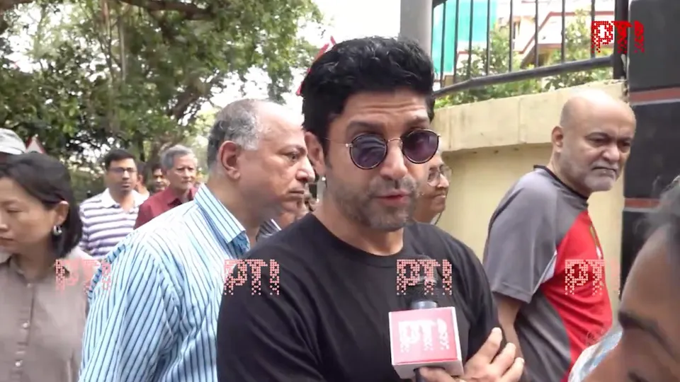Farhan Akhtar voting
