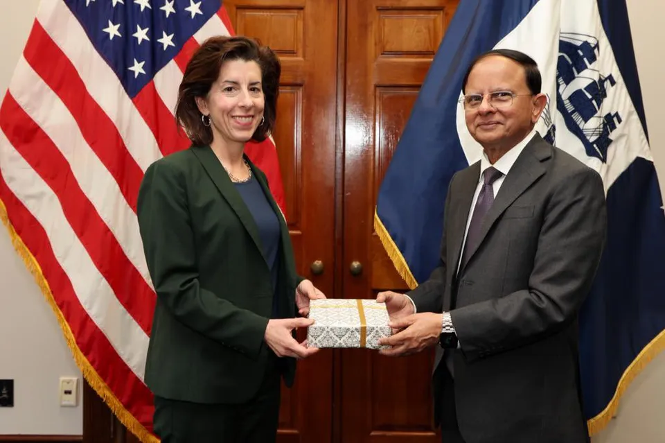 P K Mishra and Gina Raimondo.jpg