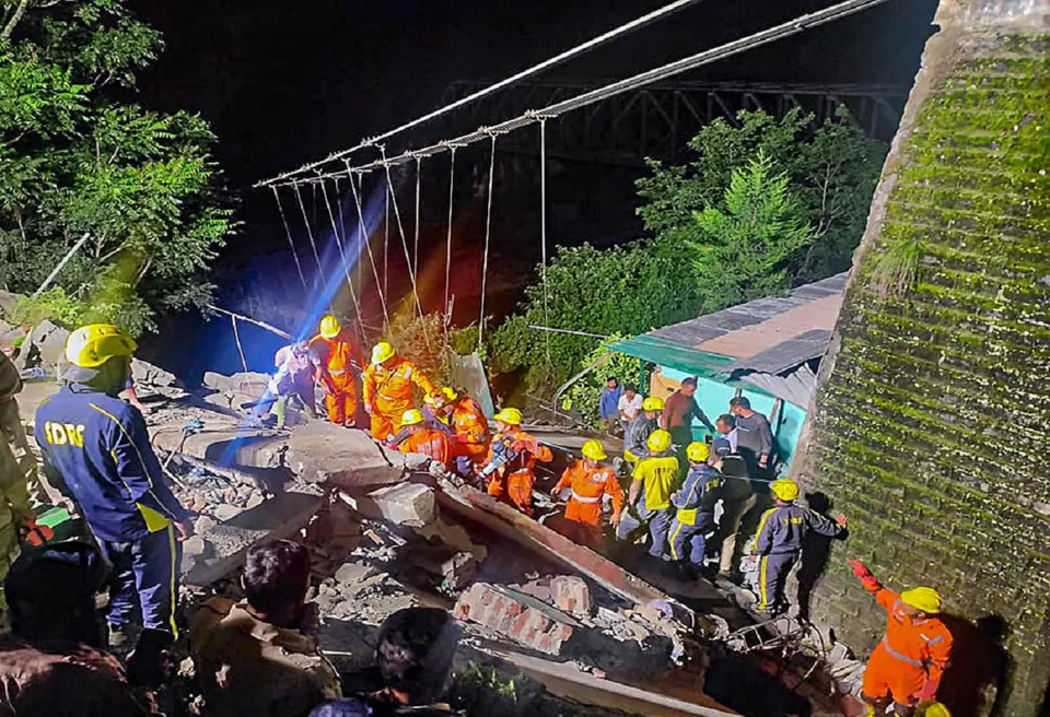 Himachal Pradesh SDRF team rain