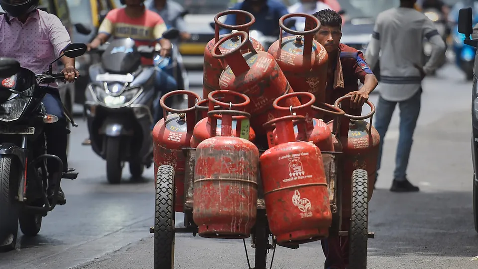 Pradhan Mantri Ujjwala Yojana LPG Cylinder