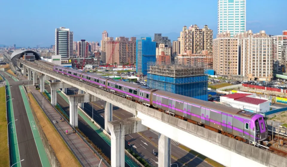 Magenta Line.jpg
