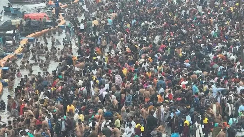 About 25.5 lakh take dip in Ganga, Sangam till noon on Basant Panchami