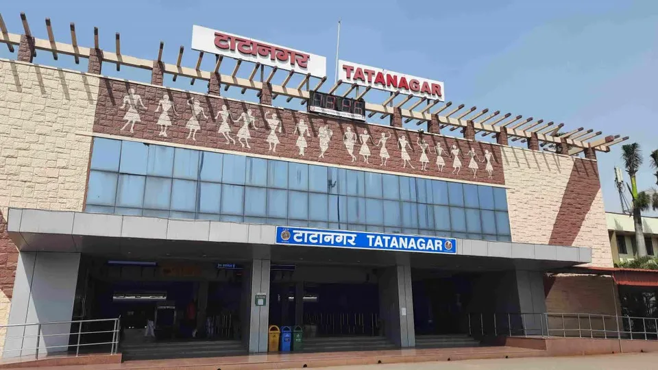train derail in Tatanagar