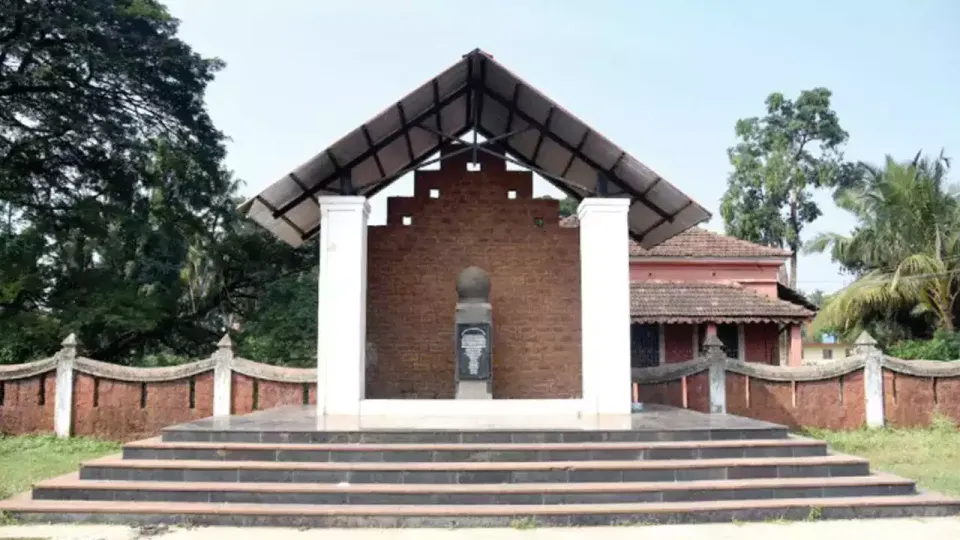 Martyrs Memorial at Assolna