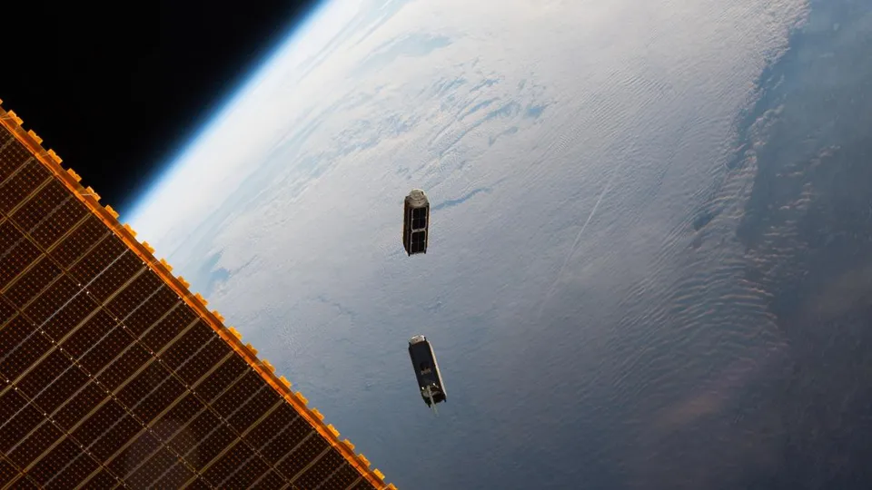 GalaxEye's multi sensor satellite.jpg