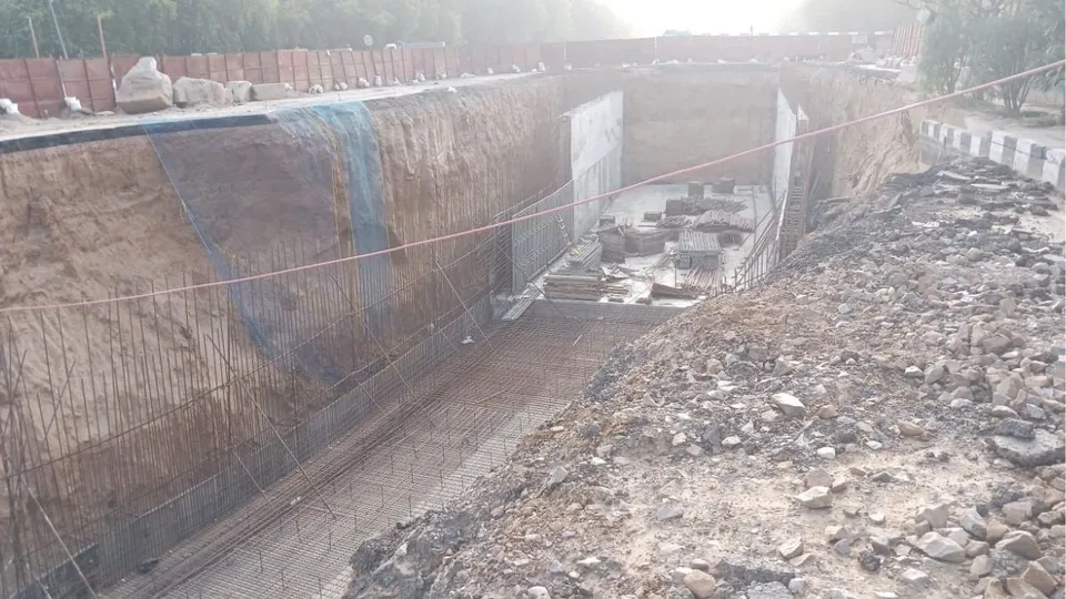 flyover near Samalkha Delhi