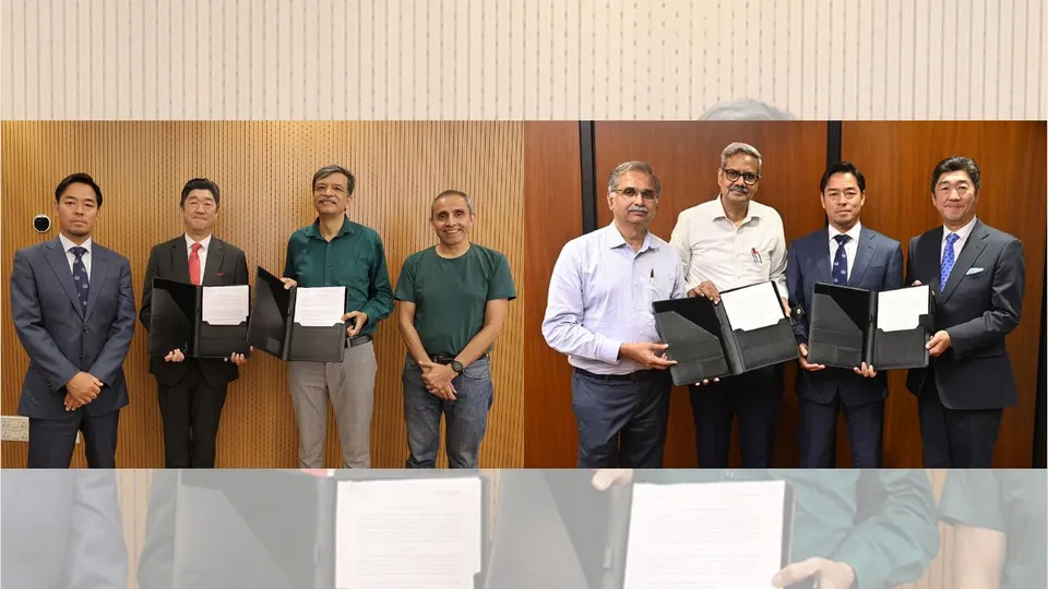  Atsushi Ogawa and Takuya Tsumura of Honda with Prof. Rangan Banerjee and Prof. Ambuj Sagar from IIT Delhi and Atsushi Ogawa and Takuya Tsumura with Prof. Milind Atrey and Prof. K V Krishna Rao from IIT Bombay
