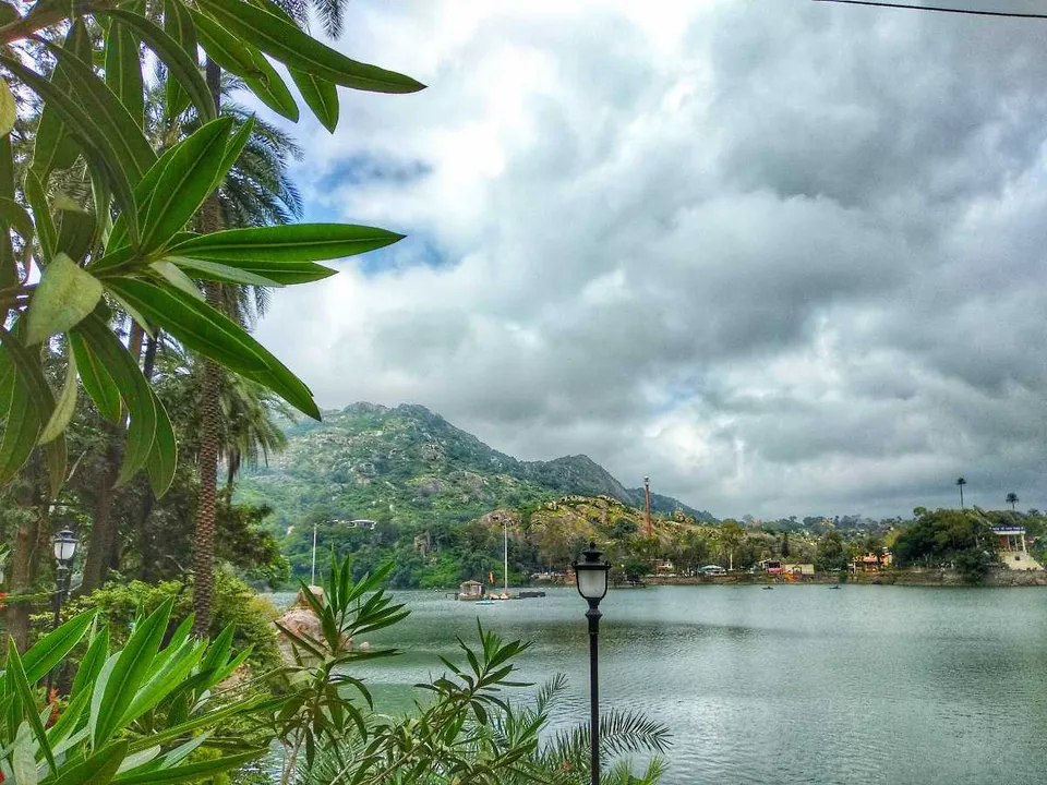 Mount Abu Rajasthan.jpg