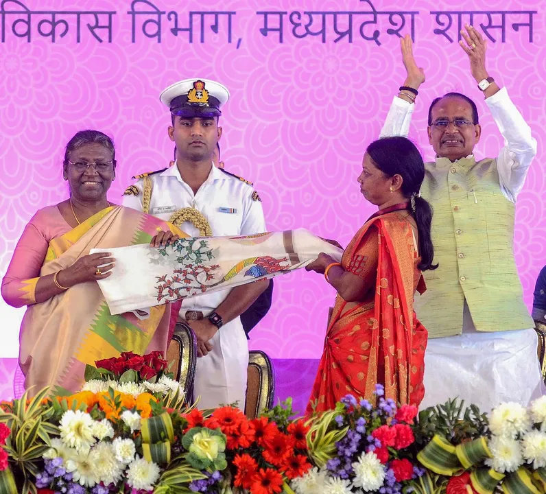 President Droupadi murmu SHG
