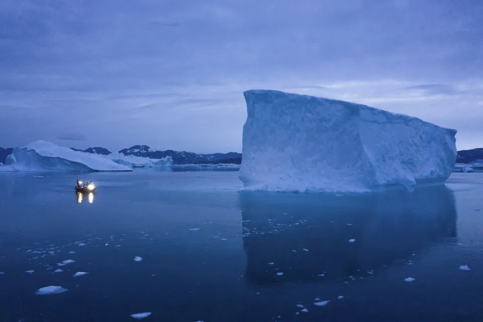 Greenland glacier.jpg