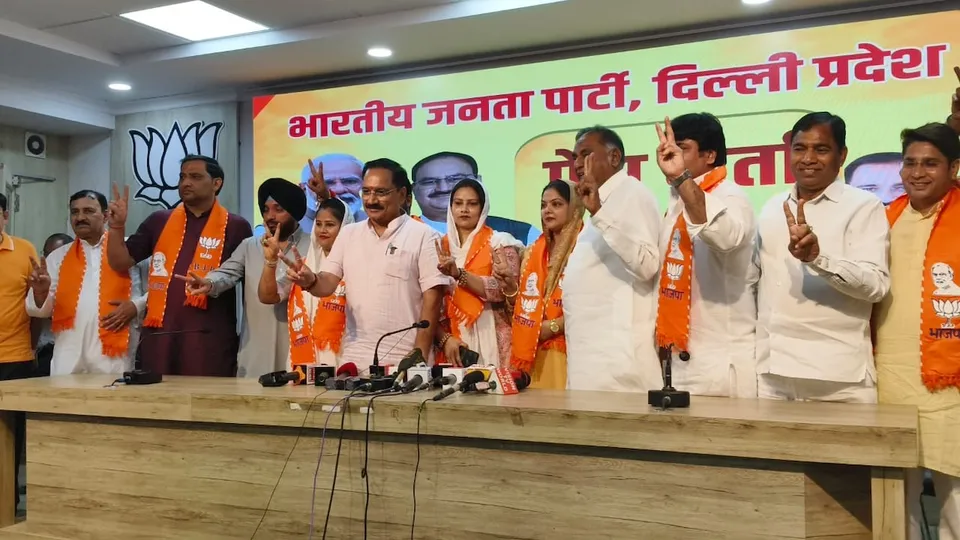 AAP councillors join BJP