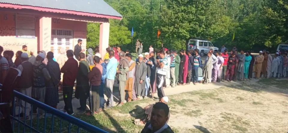 Voters in Kulgam, J&K, queue up in large numbers to cast their votes